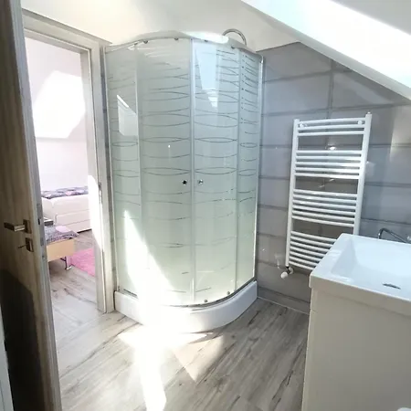 Flower 4 Free Parking شقة *